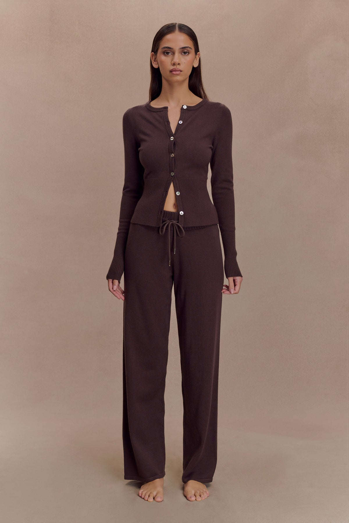 Gilet en maille ajusté Valeria – Chocolat foncé
