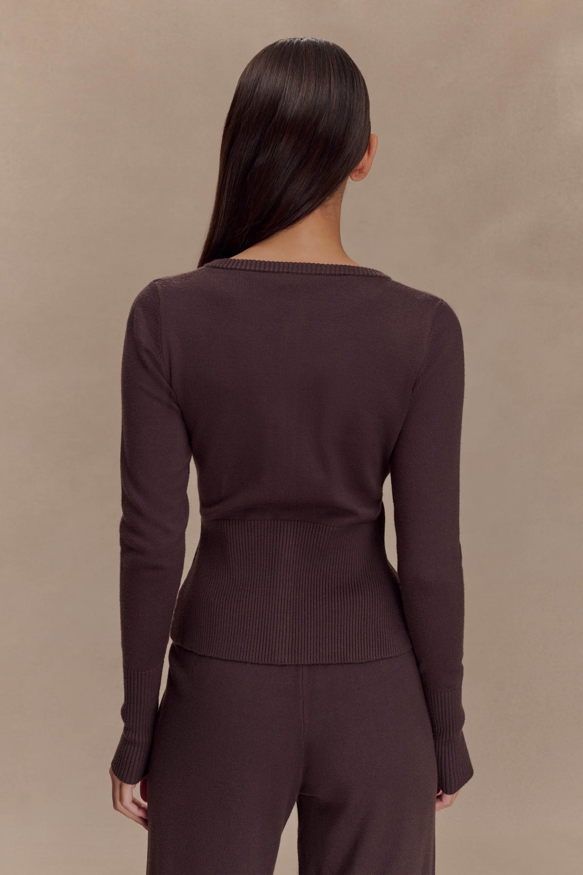 Gilet en maille ajusté Valeria – Chocolat foncé
