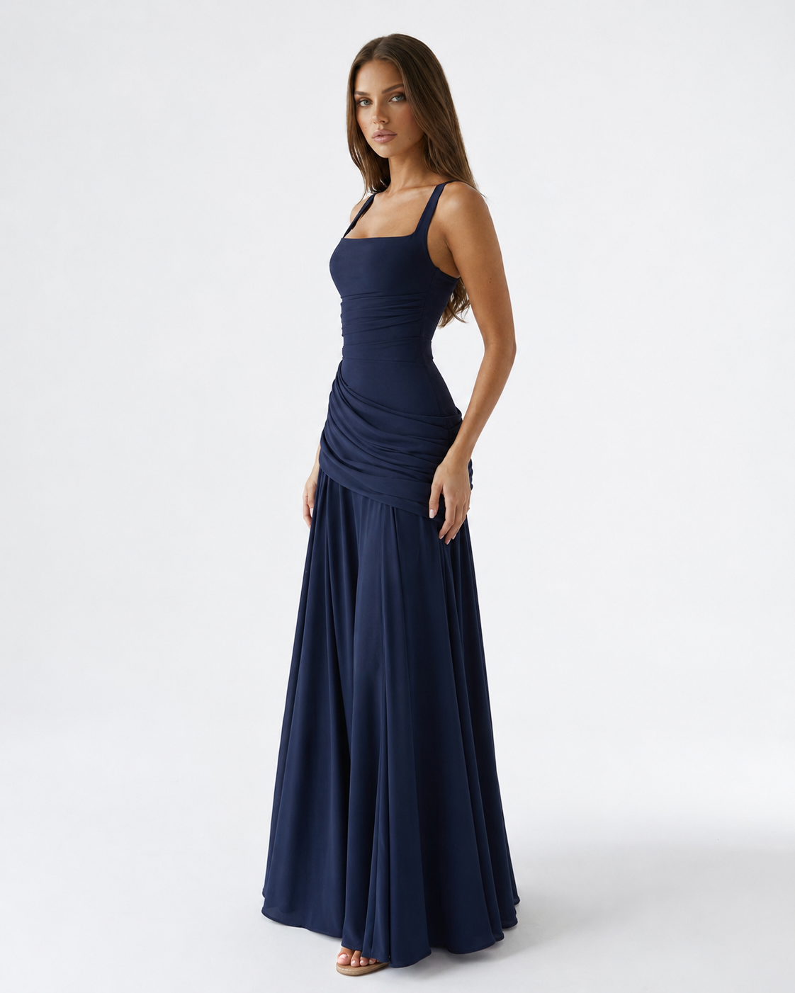 Aina | Robe longue à encolure carrée froncée