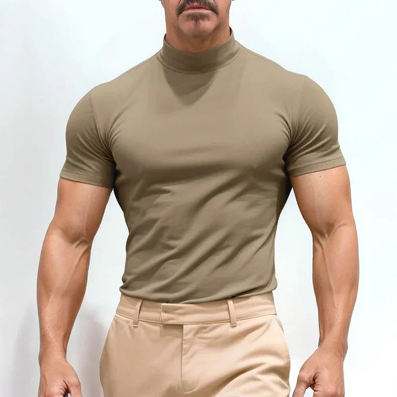 T-shirt à col montant au design sobre